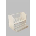 Wooden crib with one dra